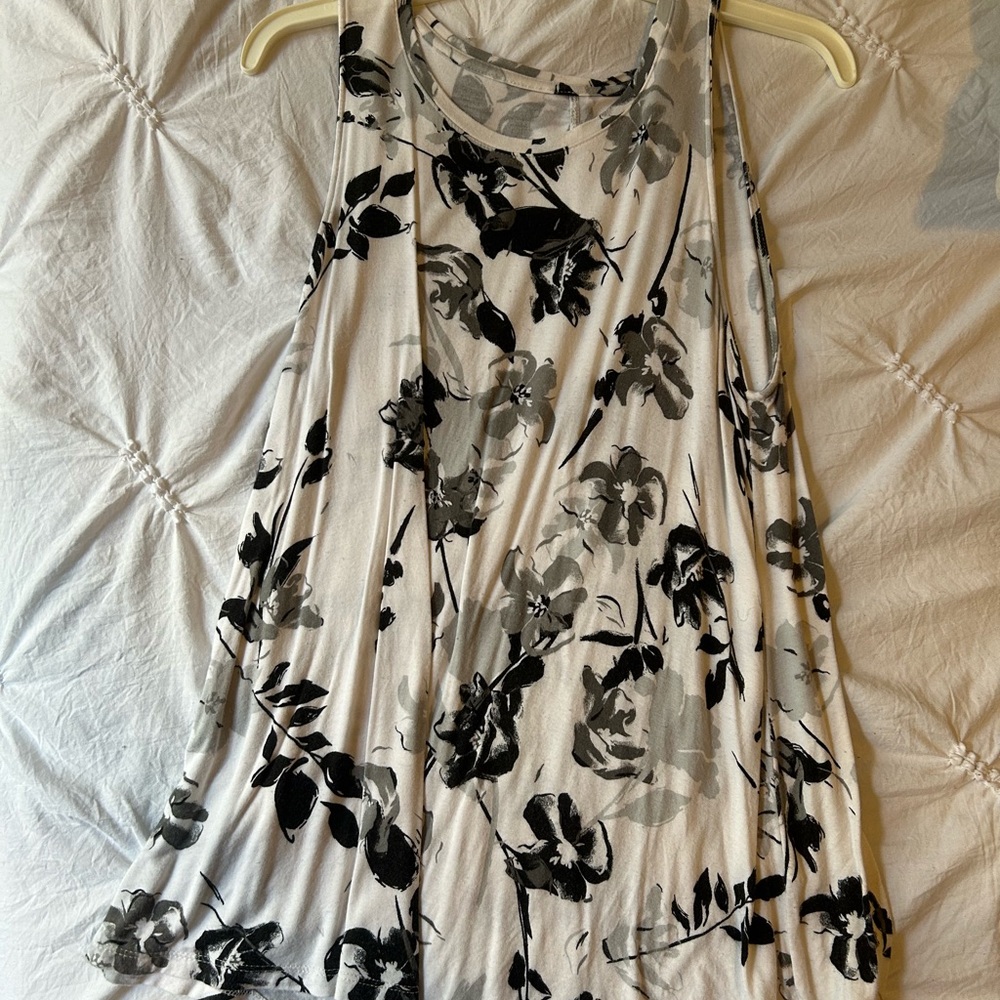 Floral Sleeveless Top in Black and White